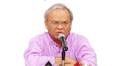ব্রিফিংয়ে একজন সাংবাদিক গতকাল সোমবার